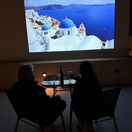 Love Nest With Hot Tub, Hammam & Outdoor Cinema Akrotírion Eksteriør billede
