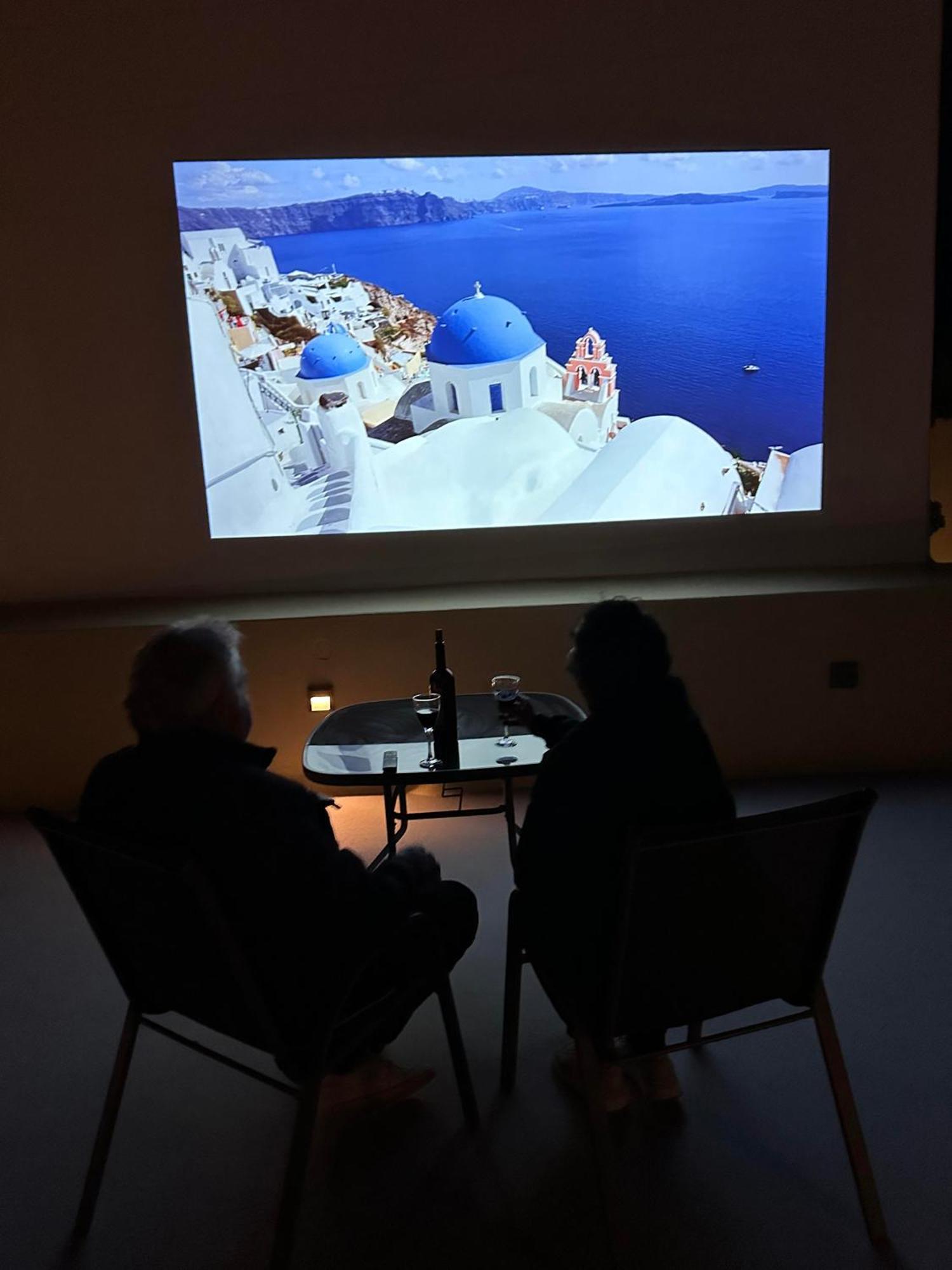 Love Nest With Hot Tub, Hammam & Outdoor Cinema Akrotírion Eksteriør billede