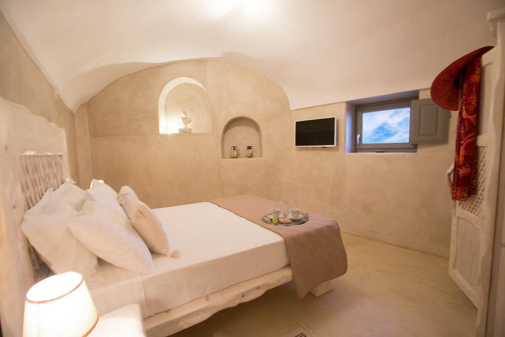 Love Nest With Hot Tub, Hammam & Outdoor Cinema Akrotírion Eksteriør billede